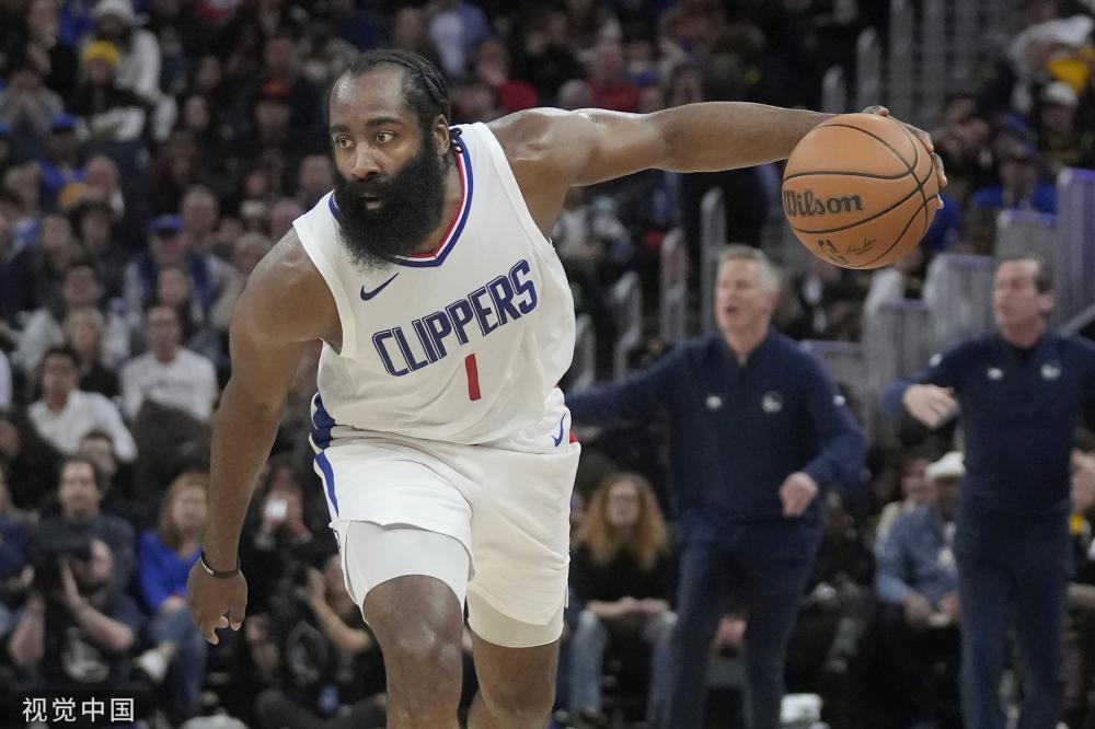 凭借坚定的 凭借坚定的