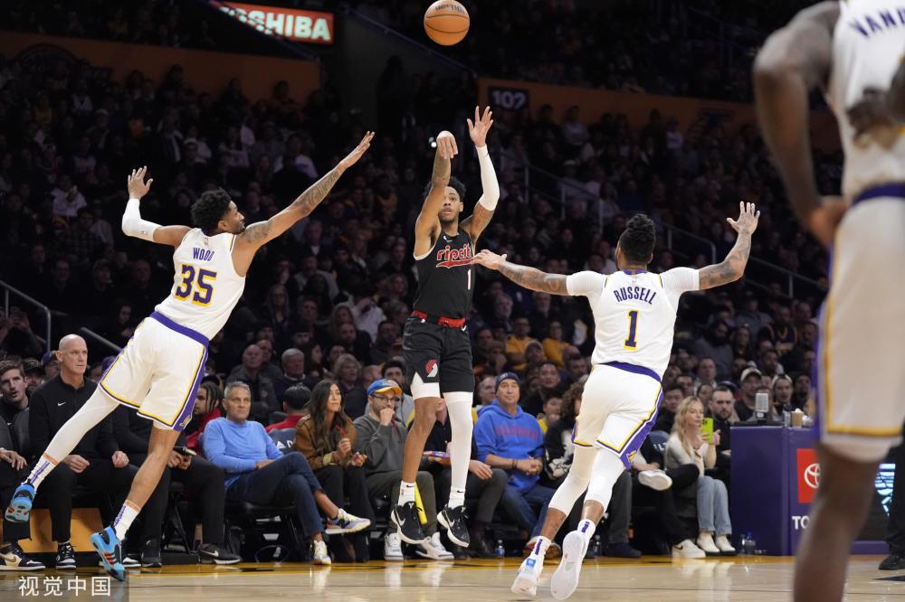 己的足球职 己的足球职